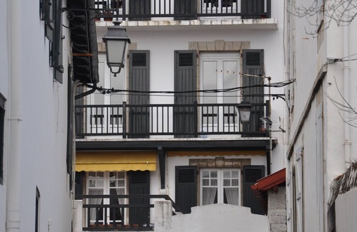 Saint-Jean-de-Luz City Center Apartment | Apartment in the historic center, beach at 50 meters walking. With a super view!