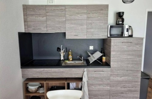 Mimizan-Plage Apartment | Apartment in the center of Mimizan with swimming pool and barbecue
