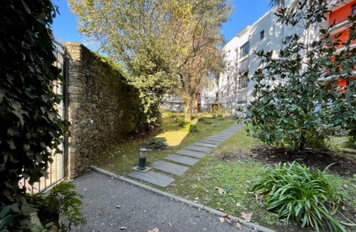 Vieux Malakoff Apartment | Apartment in the center of town, view of the Jardin des Plantes, with secure parking.