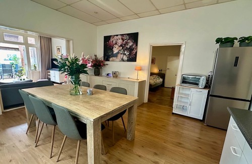 Groenlo Apartment | Apartment in the fortified town of Groenlo with private garden