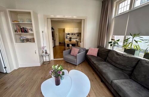 Groenlo Apartment | Apartment in the fortified town of Groenlo with private garden