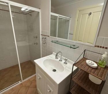 Bathurst Apartment | Apartment in the Heart of Bathurst Walk Everywhere
