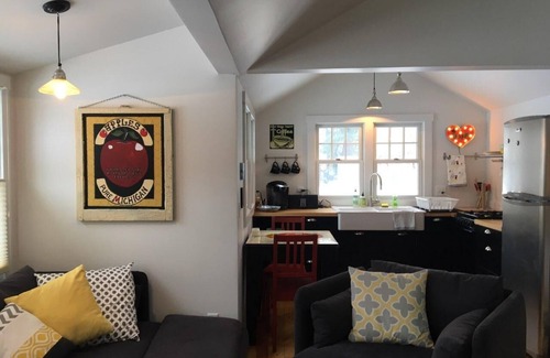 Leland Apartment | Apartment in the heart of Leland, just a short walk to Fishtown.