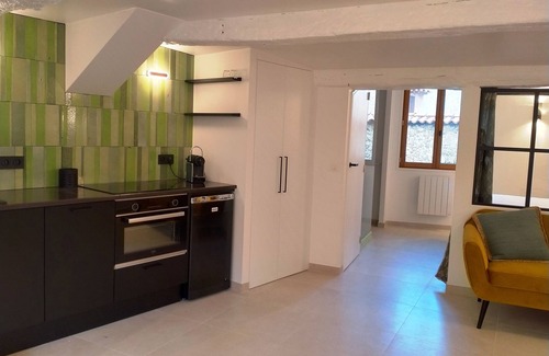 Tourtour Apartment | Apartment in the medieval center of Tourtour
