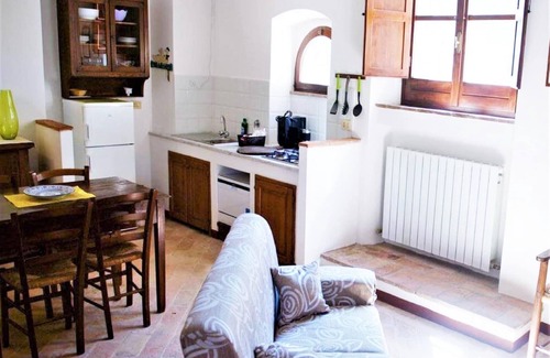 Collesanto Apartment | Apartment in Umbria near Lake Trasimeno