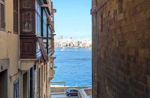 Valletta Apartment | Apartment in Valletta by Ruwts