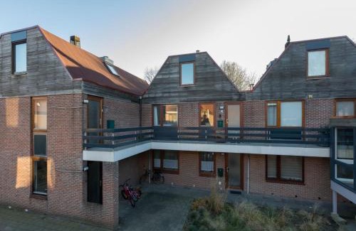 Zanddijk Apartment | Apartment in Veere near Lake Veerse Marina, cleaning included