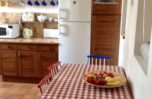 Sanary-sur-Mer Apartment | Apartment in villa with a spectacular view of the bay of sanary