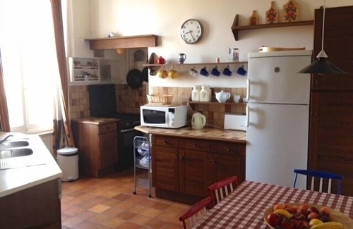 Sanary-sur-Mer Apartment | Apartment in villa with a spectacular view of the bay of sanary