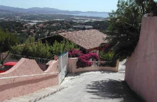 Hyeres Apartment | Apartment in villa, sea view from bedrooms