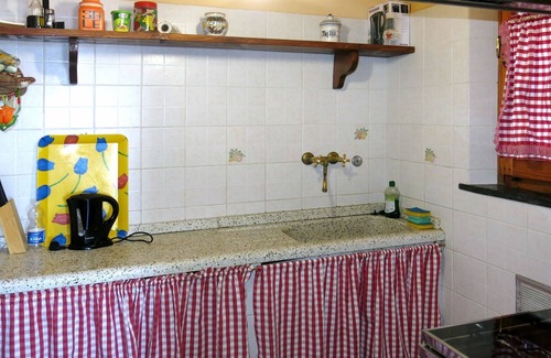 Orciatico Villa | Apartment in villa with private pool, WIFI, TV, terrace, pets allowed, panoramic view, parking