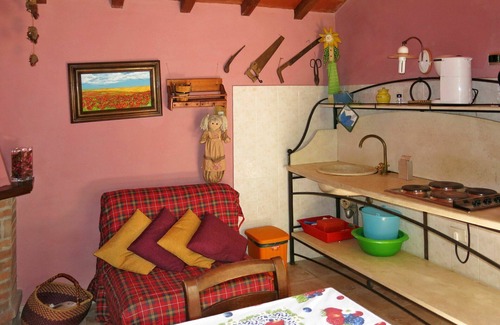 Orciatico Villa | Apartment in villa with private pool, WIFI, TV, terrace, pets allowed, panoramic view, parking