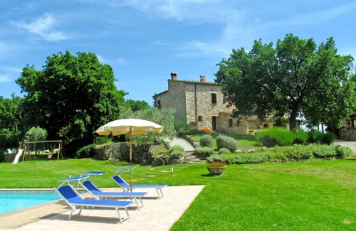 Gambassi Terme Villa | Apartment in villa with pool, WIFI, A/C, TV, terrace, panoramic view, close to San Gimignano