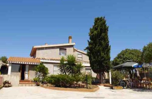 Porto Torres Apartment | Apartment in villa with garden 1