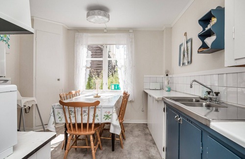 Vimmerby Apartment | Apartment in Vimmerby with cozy yard | SE05021