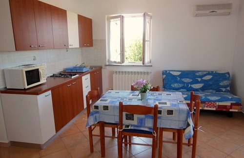 Zambratija Apartment | Apartment in Zambrattia with sea view balcony, garden, parking, WiFi, AC