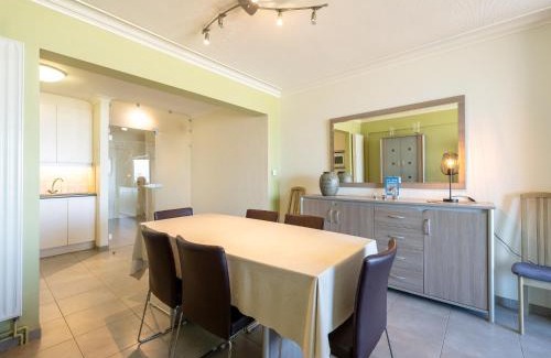 Blankenberge Apartment | Apartment in Zeedijk with Sea View Terrace