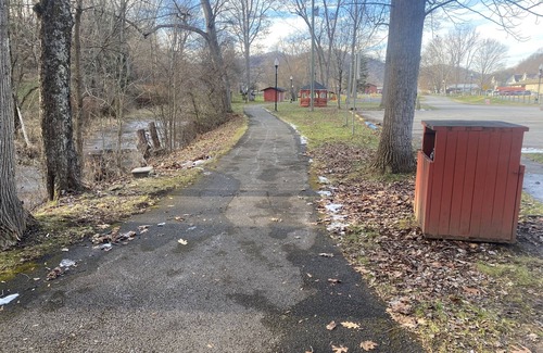 Black Fork Apartment | Apartment is right beside bike trail and The Shavers Fork River and coffee shop!