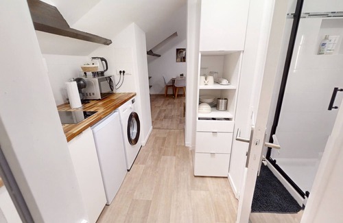 Le Mee-sur-Seine Apartment | Apartment 'Isolé Calme Bord De Seine Jardin' with Balcony and Wi-Fi