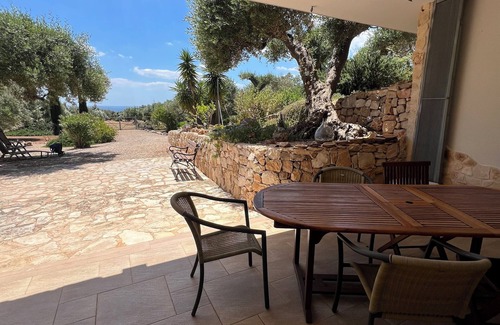 Manduria Apartment | Apartment Villa Mare San Pietro in Bevangne with sea view, terrace, garden