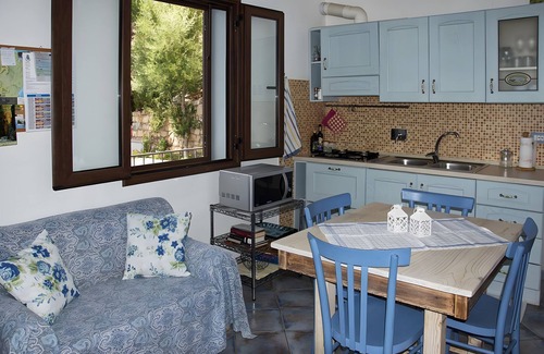 Santa Maria Navarrese Apartment | Apartment 'Vista Mozzafiato' with Sea View, Wi-Fi and Air Conditioning