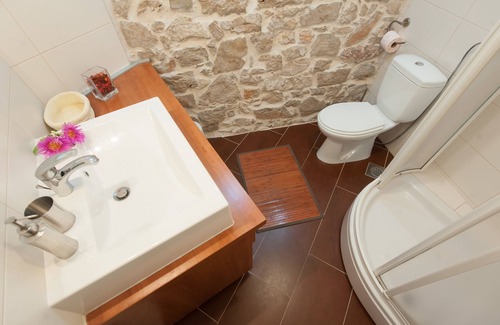 Poljana Apartment | Apartment Ivan - great location: A1(2+1) - Poljana, Island Ugljan, Croatia