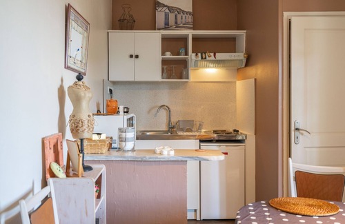 Talmont-sur-Gironde Apartment | Apartment 'Joli Appartement, Beau Village' with Sea View and Wi-Fi