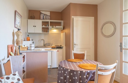 Talmont-sur-Gironde Apartment | Apartment 'Joli Appartement, Beau Village' with Sea View and Wi-Fi