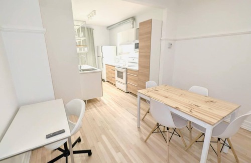 Maisonneuve Apartment | Apartment just 5 minutes from the Olympic Stadium and right in the park!