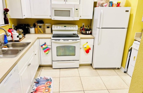 Ives Estates Apartment | Apartment just 7 minutes drive to Aventura Mall