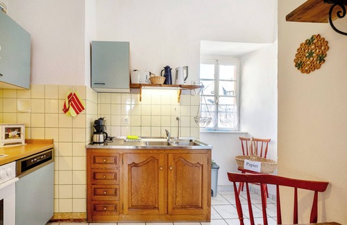 Maring-Noviand Apartment | Apartment 'Kapelle - Urlaub Auf Dem Weingut' with Mountain View, Shared Terrace and Wi-Fi