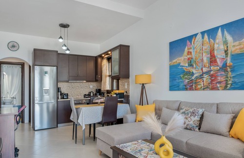 Vromolithos Apartment | Apartment 'Kasti's House 2' with Sea View, Wi-Fi and Air Conditioning