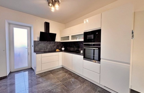 Zidarici Apartment | Apartment Katarina 1 - quiet location, pets allowed, washing machine, 500 m from sea