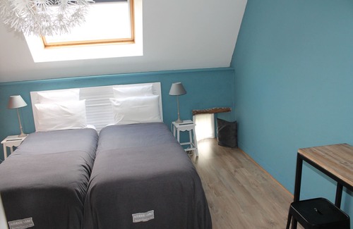 Erdeven Apartment | Apartment 'Ker Mané Iroise' with Shared Terrace, Shared Garden and Wi-Fi
