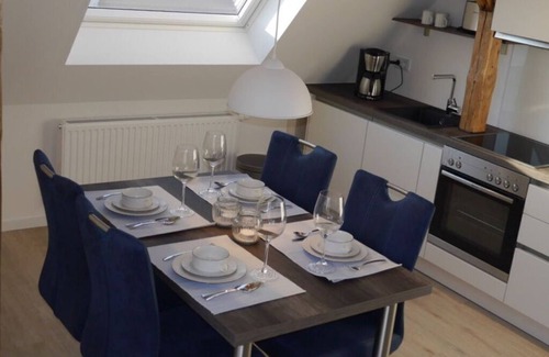Holtenau Apartment | Apartment Kiel - canal view - apartment/apartment, shower, toilet