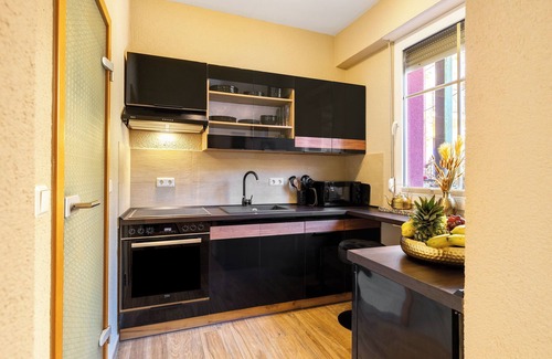 Cottbus Apartment | Apartment 'Kleine Auszeit' with Private Terrace and Wi-Fi