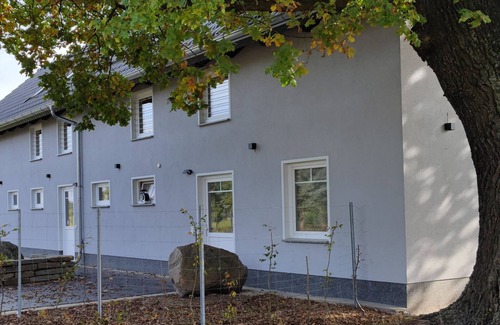 Forst Apartment | Apartment 'Kleine Auszeit 2' with Private Terrace and Wi-Fi