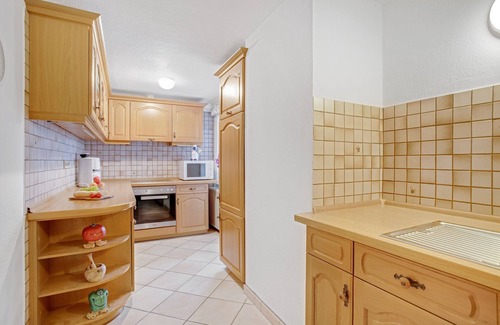 Untersalzberg II Apartment | Apartment "König" with Terrace, Wi-Fi, Garden & Mountain View
