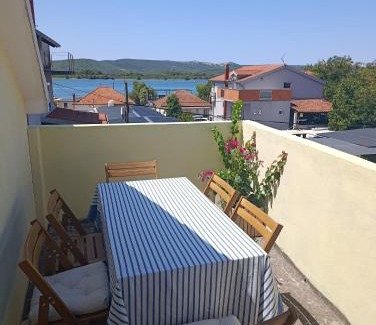 Turanj Apartment | Apartment Korenat