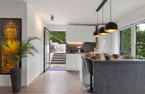 Schorndorf Apartment | Apartment 'Kosmaway' with Private Pool, Wi-Fi and Air Conditioning