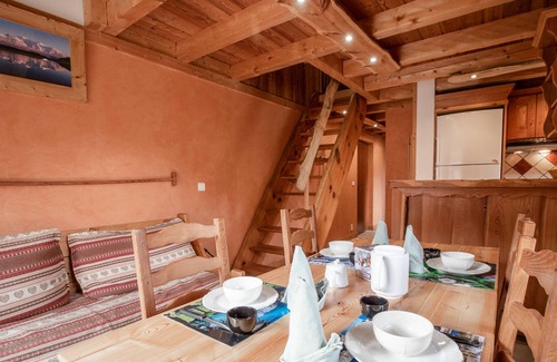 Sollieres-Sardieres Apartment | Apartment 'Le Monolithe' with Mountain View, Balcony and Wi-Fi
