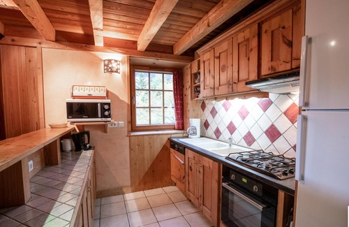 Sollieres-Sardieres Apartment | Apartment 'La Loza' with Mountain View, Balcony and Wi-Fi