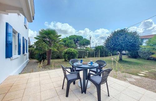 Vaux-sur-Mer Apartment | Apartment L'Océan by Interhome