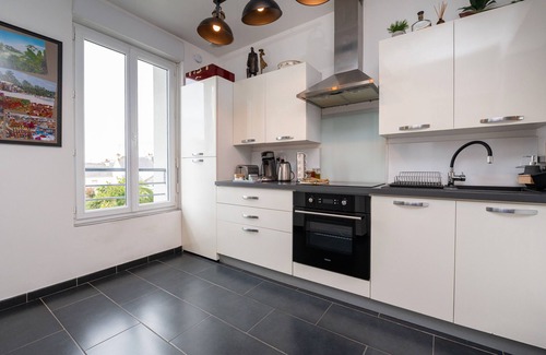 Lorient Apartment | Apartment 'La Désirade - Ilots De Merville' with Wi-Fi