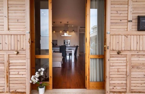 Noicattaro Apartment | Apartment 'La Dimora Del Benessere' with Balcony and Air Conditioning