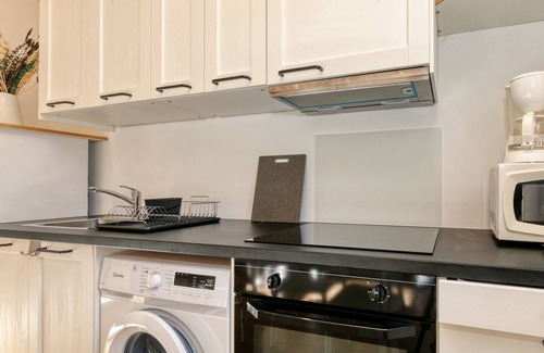 Pornichet Apartment | Apartment 'La Dune De Sable Bonne Source' with Private Terrace and Wi-Fi