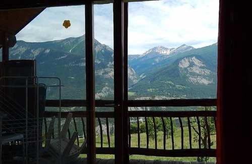 Chateauroux-les-Alpes Apartment | Apartment La Ferme des Ecrins in Embrun - 6 persons, 3 bedrooms