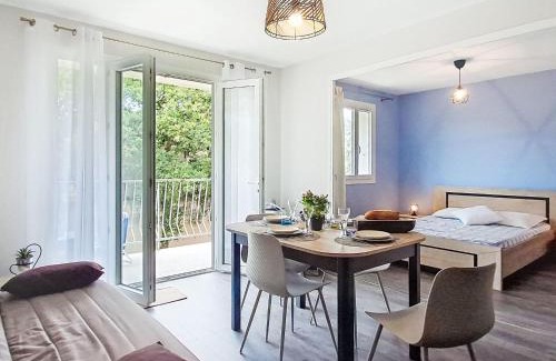 Six-Fours-les-Plages Apartment | Apartment La siesta by Interhome