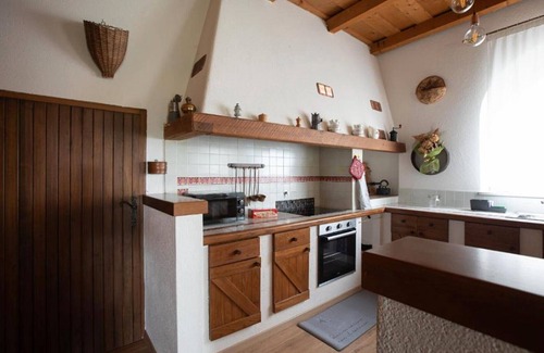 Mossa Apartment | Apartment 'La Ginestra - Pinot Grigio' with Shared Garden, Wi-Fi and Air Conditioning