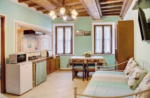 Costigliole d'Asti Apartment | Apartment 'La Rocca di Efisio - Freisa' with Balcony, Wi-Fi and Air Conditioning